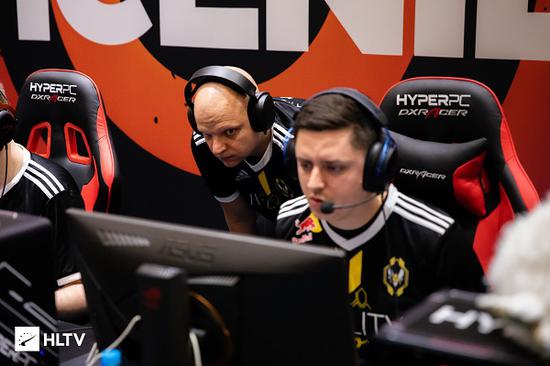 东方体育中心电竞盛会点燃游戏热潮